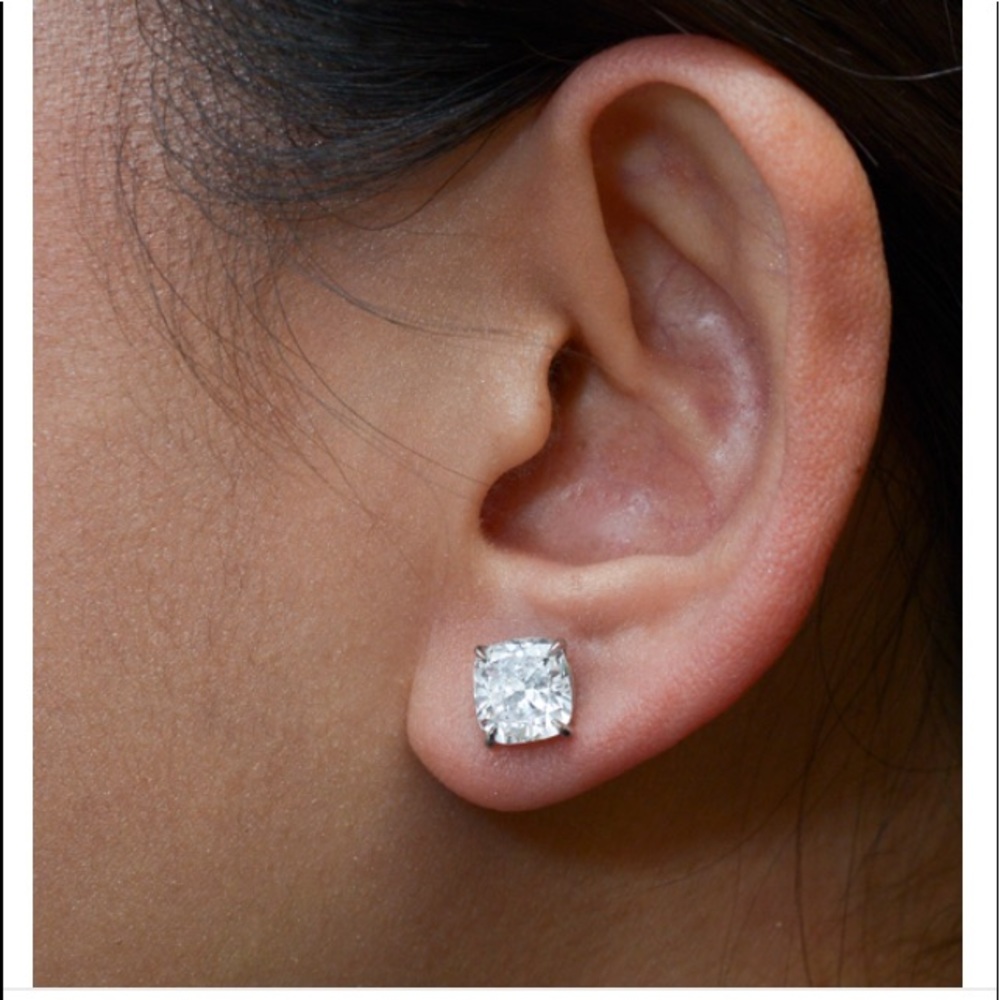 Women’s Earring